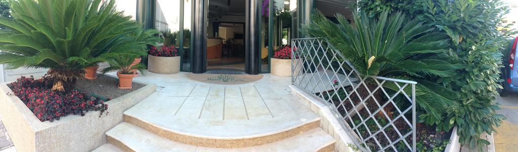 La Perla B&B Hotel Roseto Degli Abruzzi Bagian luar foto