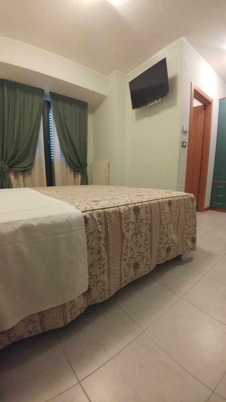 La Perla B&B Hotel Roseto Degli Abruzzi Bagian luar foto